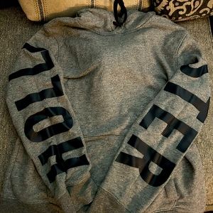HOLLISTER HOODIE SIZE XL